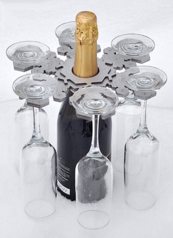 Intra απο ξύλο plywood 3mm-4mm πάχος - Χαραγμένο Snowflake Wine Butler Δίασταση 30x30 cm Intraeaxys-eoxljqxo