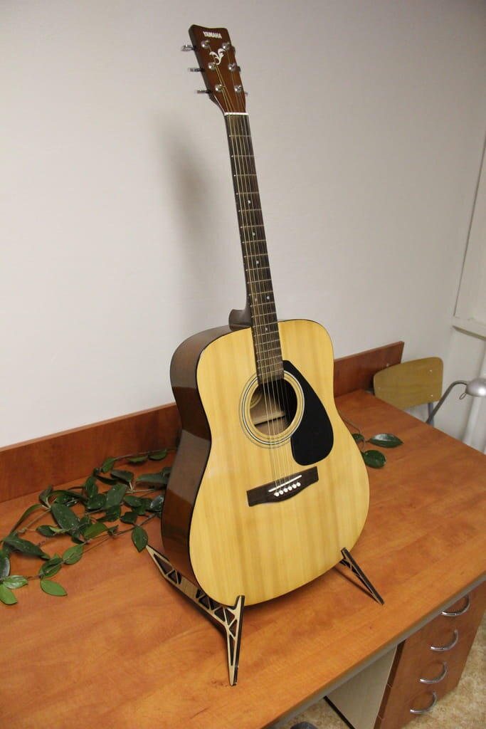 Intra απο ξύλο plywood 3mm-4mm πάχος - Βάση ακουστικής κιθάρας Δίασταση 30x30 cm Intraeaxys-eo0qwgw1