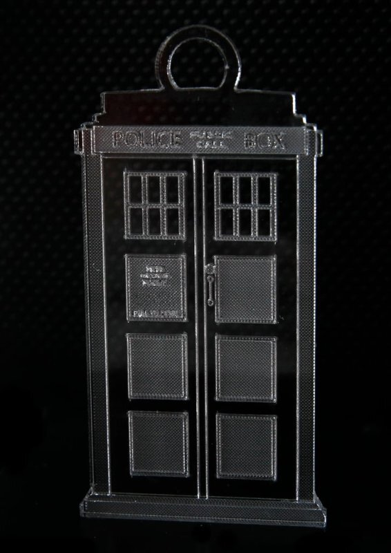 Intra απο ξύλο plywood 3mm-4mm πάχος - Κολιέ Tardis Δίασταση 30x30 cm Intraeaxys-yonemeyo