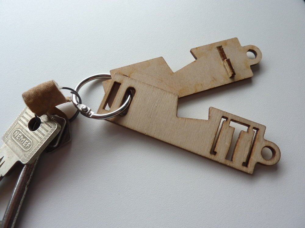 Σετ των 3 Intra απο ξύλο plywood 3mm-4mm πάχος - Βάση τηλεφώνου με μπρελόκ Δίασταση 5x5 cm Intraeaxys-lopqz257