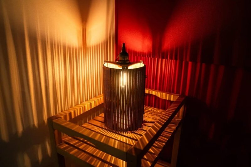 Intra απο ξύλο plywood 3mm-4mm πάχος - Κρεμαστό φωτιστικό ζωντανού μεντεσέ Δίασταση 30x30 cm Intraeaxys-qom65041