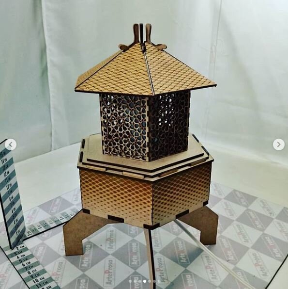 Intra απο ξύλο plywood 3mm-4mm πάχος - Φανάρι αμπαζούρ Δίασταση 30x30 cm Intraeaxys-yon09gp7