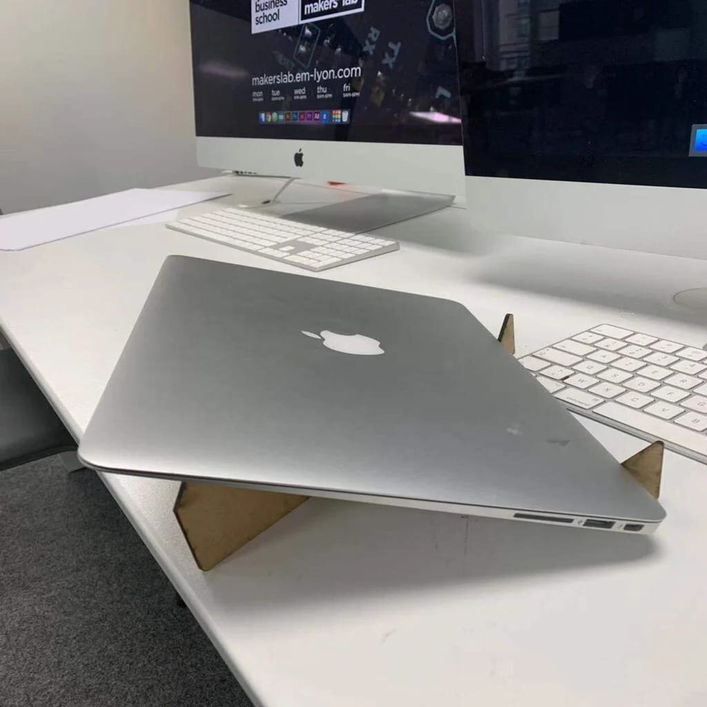 Intra απο ξύλο plywood 3mm-4mm πάχος - Ξύλινη βάση φορητού υπολογιστή 3mm Δίασταση 30x30 cm Intraeaxys-6o3ymxp7