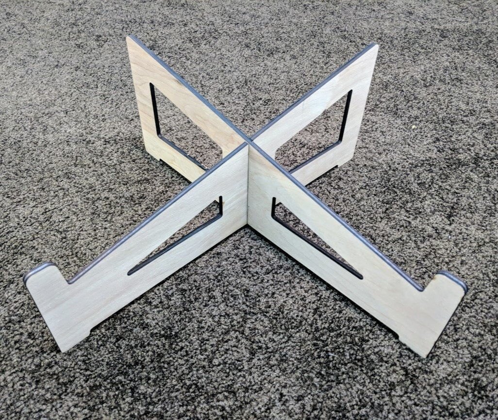 Intra απο ξύλο plywood 3mm-4mm πάχος - Ξύλινη βάση φορητού υπολογιστή Δίασταση 30x30 cm Intraeaxys-pok39d87