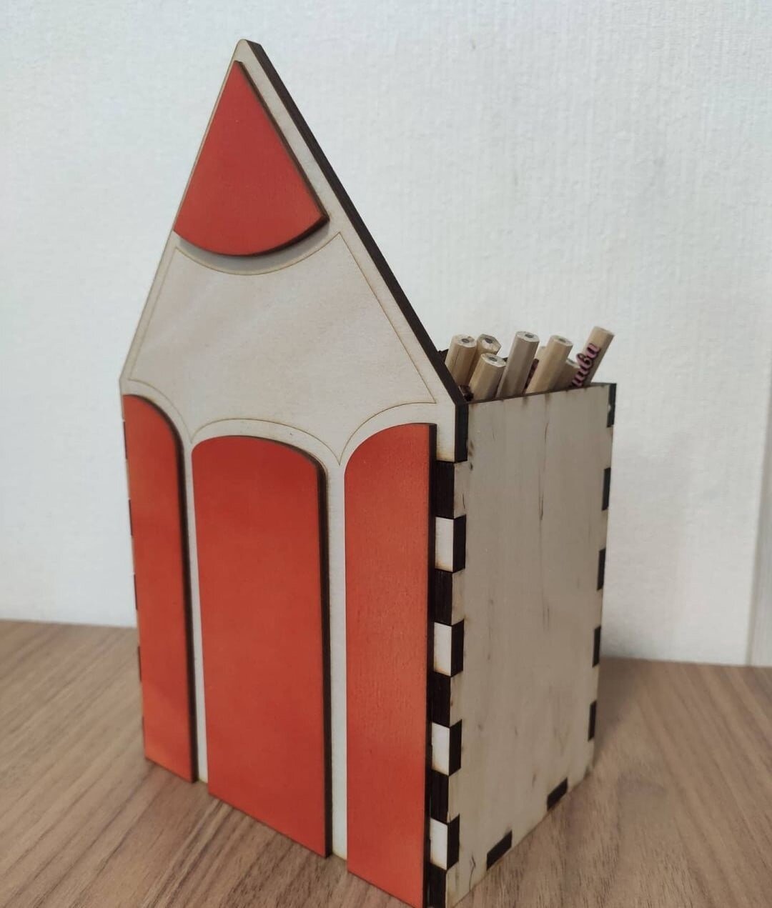 Intra απο ξύλο plywood 3mm-4mm πάχος - Κουτί σε σχήμα μολυβιού Δίασταση 30x30 cm Intraeaxys-67wl5y31