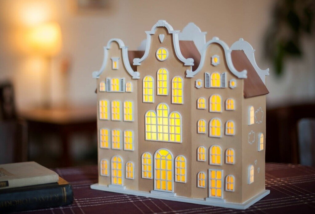 Intra απο ξύλο plywood 3mm-4mm πάχος - Φωτιστικό σε σχήμα σπιτιού Δίασταση 30x30 cm Intraeaxys-078yeyqo