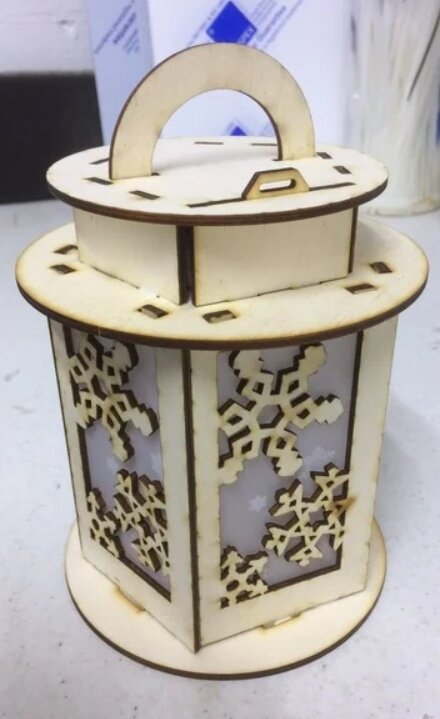 Intra απο ξύλο plywood 3mm-4mm πάχος - Πρότυπο φαναριού μοτίβο νιφάδα χιονιού Δίασταση 30x30 cm Intraeaxys-67wl4zw1