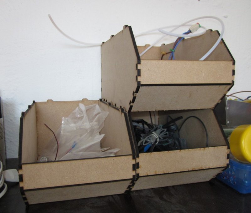 Intra απο ξύλο plywood 3mm-4mm πάχος - Big Linbin Rackable, στοιβαζόμενος κάδος αποθήκευσης Δίασταση 30x30 cm Intraeaxys-d1lm2vyo