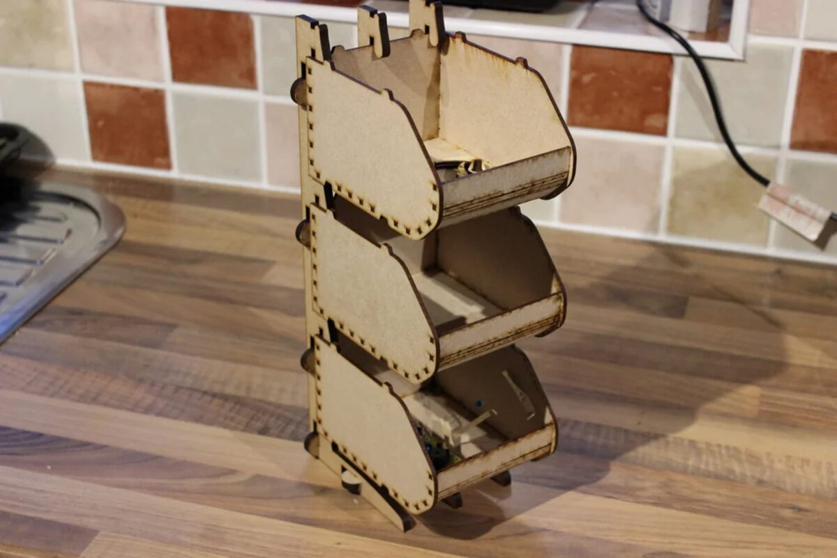 Intra απο ξύλο plywood 3mm-4mm πάχος - Rackable Stackable Linbin Δίασταση 30x30 cm Intraeaxys-eo20gm67