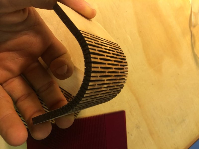 Intra απο ξύλο plywood 3mm-4mm πάχος - Παραμετρική εύκαμπτη κοπή ξύλου Δίασταση 30x30 cm Intraeaxys-r1z02rwo