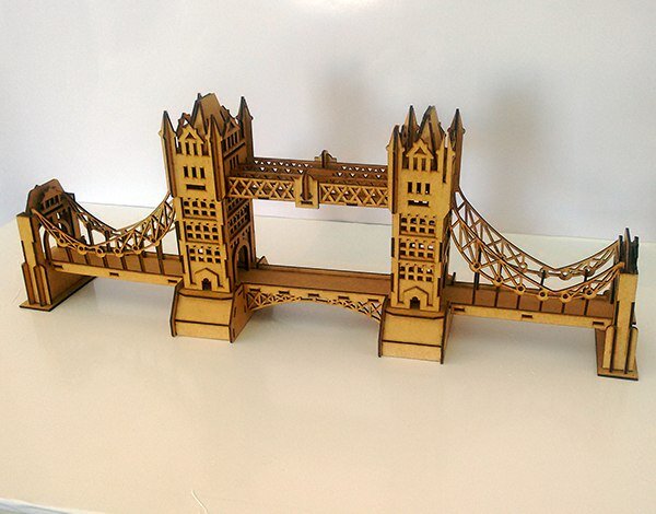 Intra απο ξύλο plywood 3mm-4mm πάχος - Τρισδιάστατο παζλ London Tower Bridge Δίασταση 40x50 cm Intraeaxys-eo20nyl7