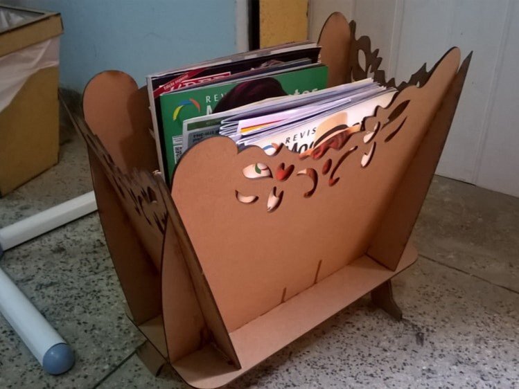 Intra απο ξύλο plywood 3mm-4mm πάχος - Κάτοχος περιοδικού Δίασταση 30x30 cm Intraeaxys-voqd2g51