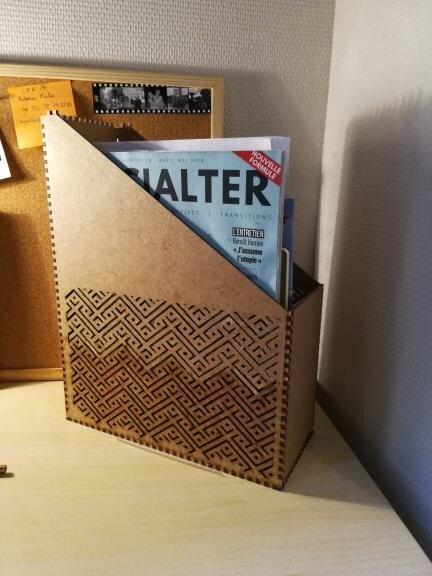 Intra απο ξύλο plywood 3mm-4mm πάχος - Κάτοχος αρχείου περιοδικού Δίασταση 30x30 cm Intraeaxys-pok3ey87