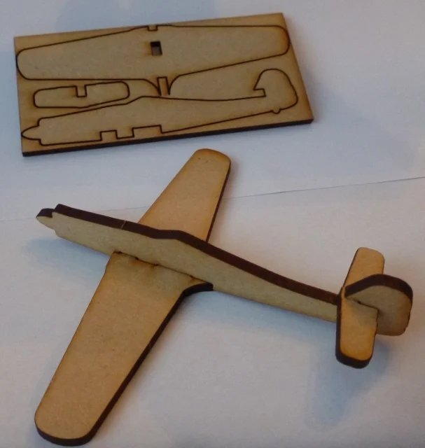 Intra απο ξύλο plywood 3mm-4mm πάχος - Focke-Wulf Fw 190 Δίασταση 30x30 cm Intraeaxys-pok3nqj7