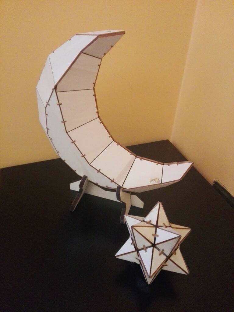 Intra απο ξύλο plywood 3mm-4mm πάχος - Παζλ Low Poly Moon 3D Δίασταση 30x30 cm Intraeaxys-pok32y87