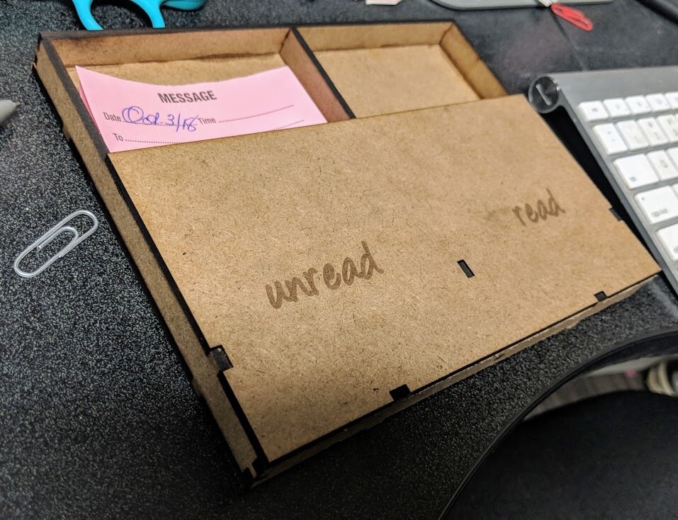 Intra απο ξύλο plywood 3mm-4mm πάχος - Message Memo Box για γραφείο Δίασταση 30x30 cm Intraeaxys-pok3q587