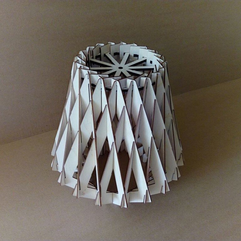 Intra απο ξύλο plywood 3mm-4mm πάχος - Ξύλινο Κρεμαστό Φωτιστικό Δίασταση 30x30 cm Intraeaxys-joed3y51