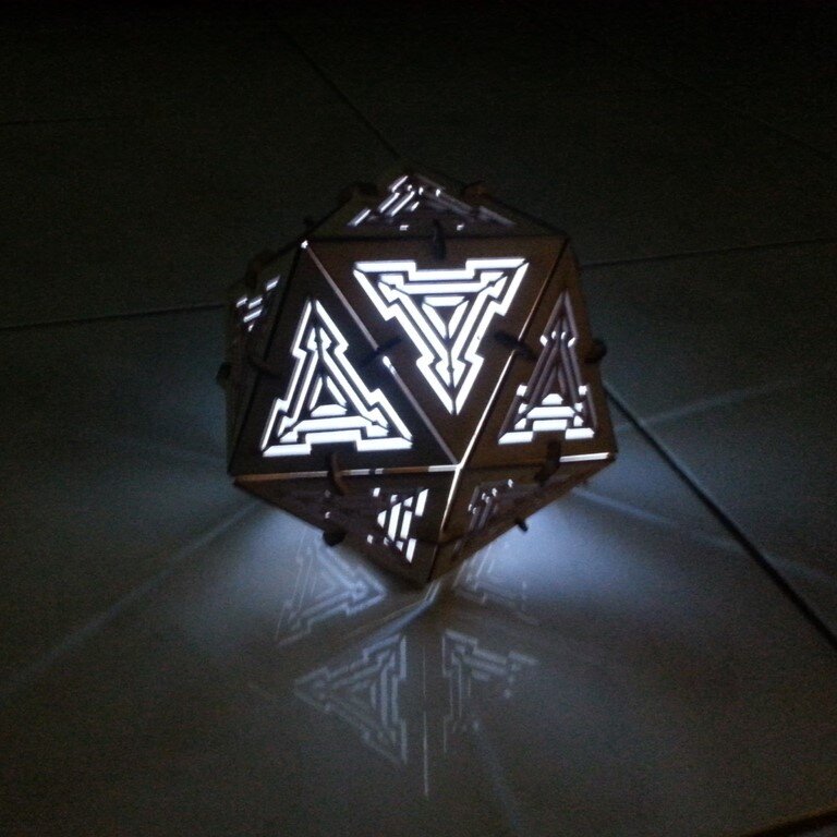 Intra απο ξύλο plywood 3mm-4mm πάχος - Λαμπτήρας Εικοσάεδρου Δίασταση 30x30 cm Intraeaxys-078y384o