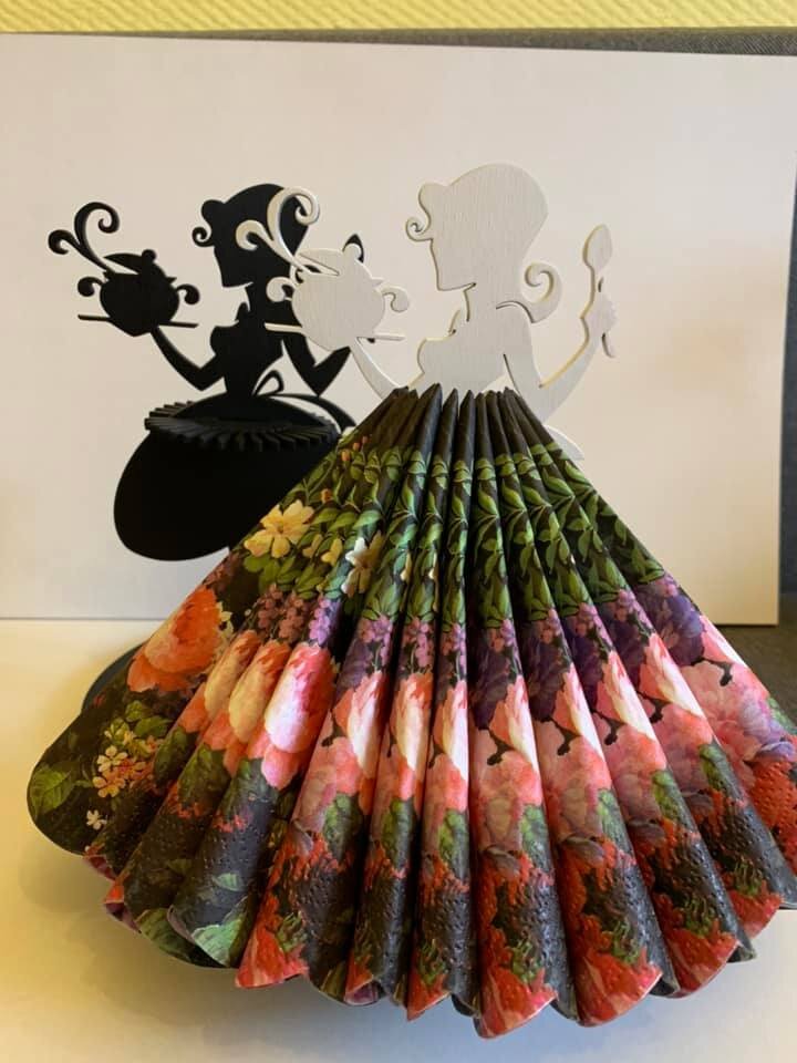 Intra απο ξύλο plywood 3mm-4mm πάχος - Θήκη για χαρτοπετσέτα Lady Δίασταση 30x30 cm Intraeaxys-eo20ww47