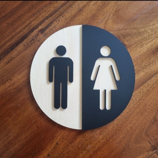 Intra απο ξύλο plywood 3mm-4mm πάχος - Σημάδι τουαλέτας ανδρών και γυναικών Δίασταση 30x30 cm Intraeaxys-67wezdl7