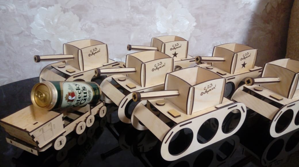 Intra απο ξύλο plywood 3mm-4mm πάχος - Tank Model Beer Caddy Δίασταση 30x30 cm Intraeaxys-51rrpnd1