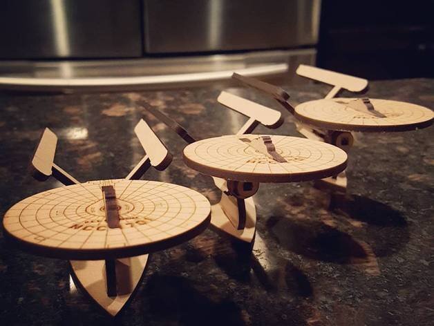 Intra απο ξύλο plywood 3mm-4mm πάχος - Star Trek Enterprise Δίασταση 30x30 cm Intraeaxys-51r8qyv7