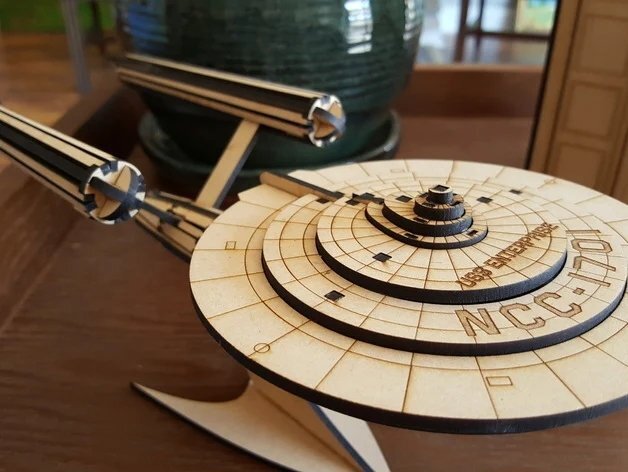 Intra απο ξύλο plywood 3mm-4mm πάχος - USS Enterprise Δίασταση 30x30 cm Intraeaxys-pok3nnj7