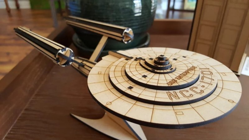 Intra απο ξύλο plywood 3mm-4mm πάχος - USS Enterprise Δίασταση 30x30 cm Intraeaxys-r1z244p1