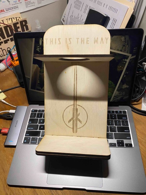 Intra απο ξύλο plywood 3mm-4mm πάχος - Star Wars Lightsaber Holder Δίασταση 30x30 cm Intraeaxys-ro6dqv67