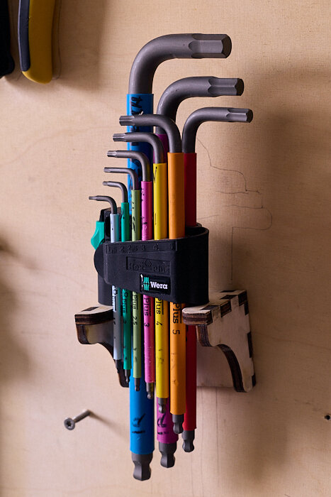 Intra απο ξύλο plywood 3mm-4mm πάχος - Βάση τοίχου Wera Hex Keys Δίασταση 30x30 cm Intraeaxys-eoxlrzjo