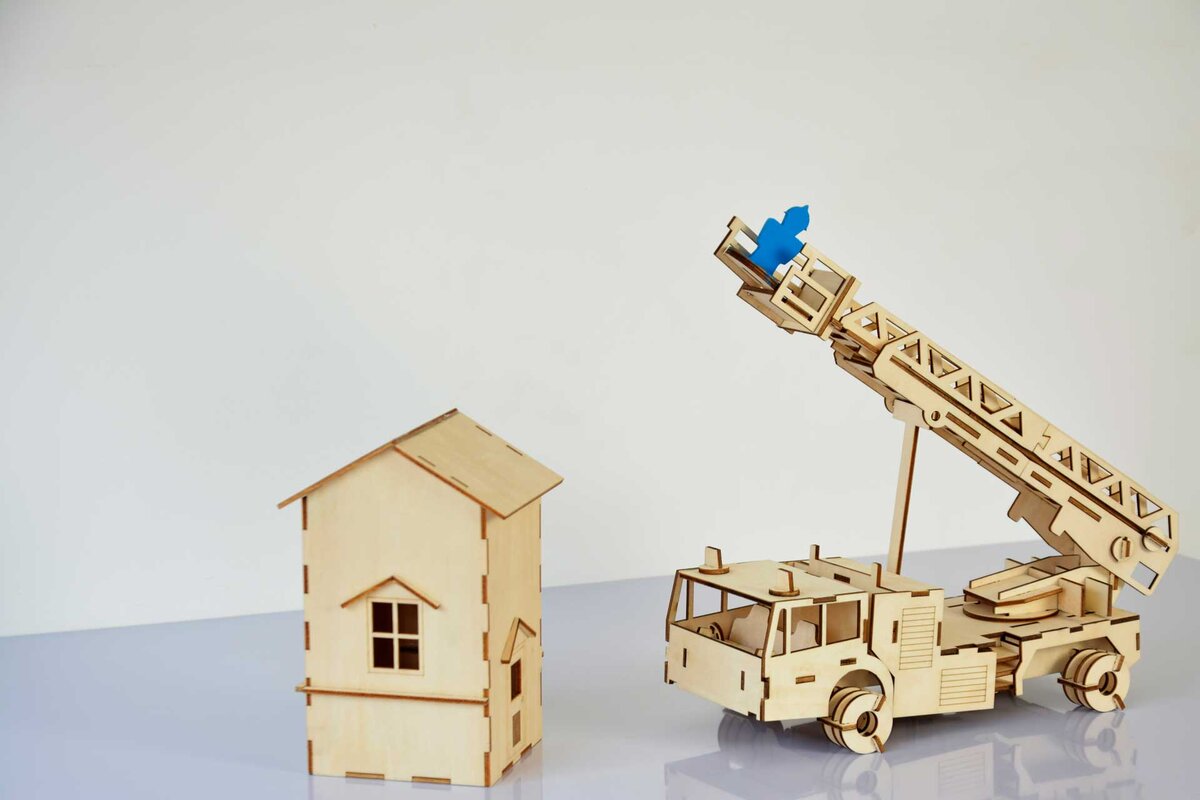 Intra απο ξύλο plywood 3mm-4mm πάχος - Τρισδιάστατο παζλ πυροσβεστικό όχημα Δίασταση 30x30 cm Intraeaxys-zo9y4l47