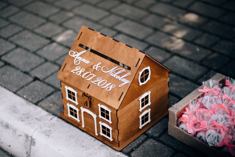 Intra απο ξύλο plywood 3mm-4mm πάχος - Κουτιά για κάρτες γάμου για δεξίωση Δίασταση 30x30 cm Intraeaxys-e1gkdryo