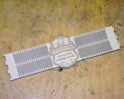 Intra απο ξύλο plywood 3mm-4mm πάχος - Ετικέτα κρασιού από ξύλο Δίασταση 30x30 cm Intraeaxys-075yg2mo