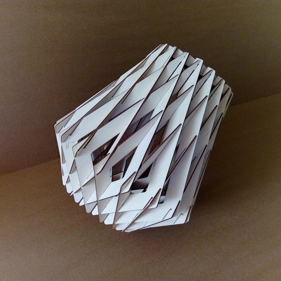 Intra απο ξύλο plywood 3mm-4mm πάχος - Δημιουργικό Φωτιστικό Κρεμαστό Δίασταση 30x30 cm Intraeaxys-ro6y2jm7