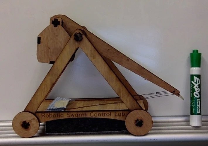 Intra απο ξύλο plywood 3mm-4mm πάχος - Desktop Trebuchet Δίασταση 30x30 cm Intraeaxys-joerel87