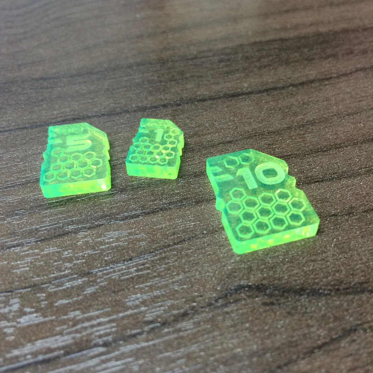 Intra απο ξύλο plywood 3mm-4mm πάχος - Acrylic Sci Fi Money Δίασταση 20x20 cm Intraeaxys-075y6v3o