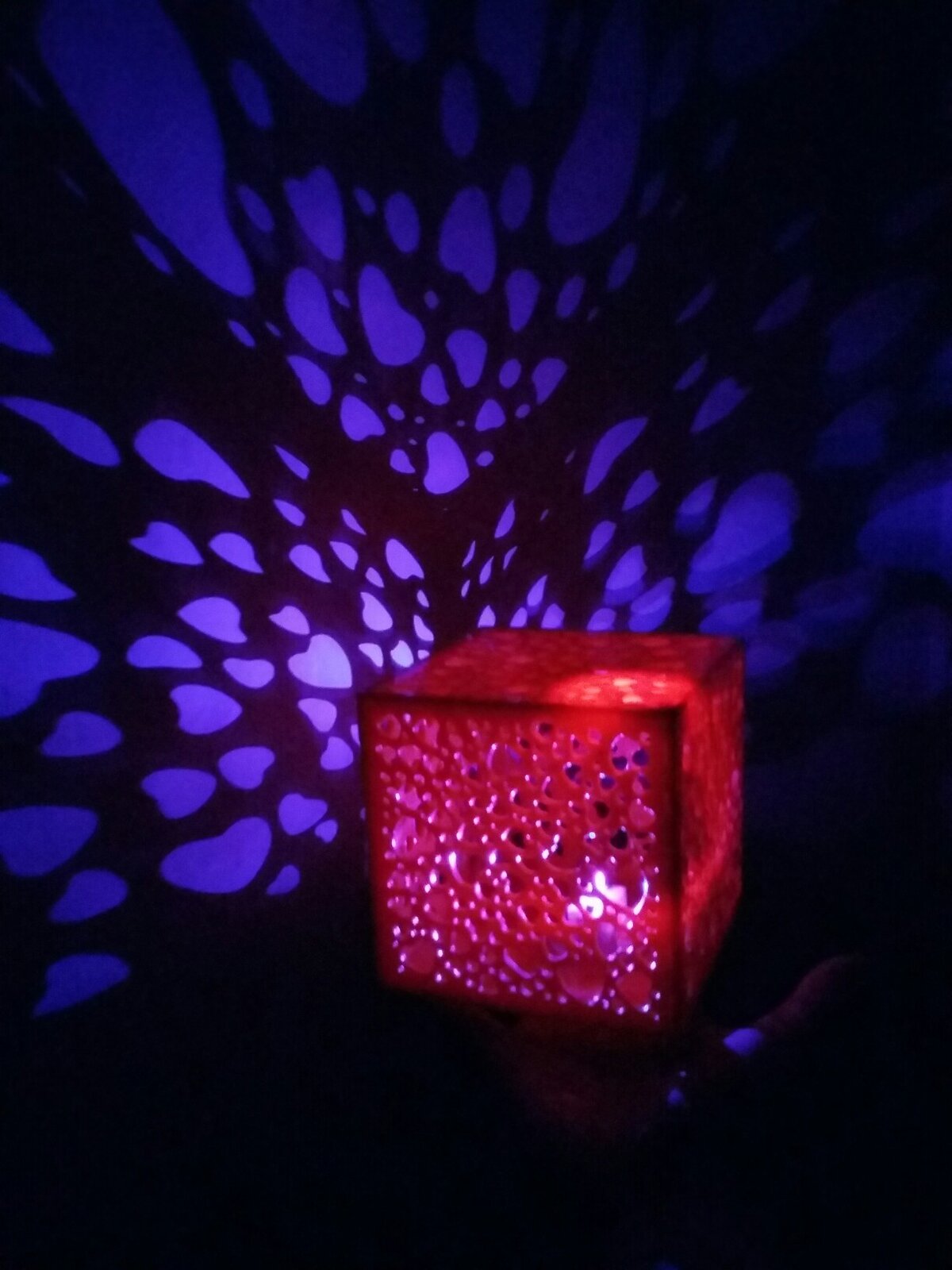 Intra απο ξύλο plywood 3mm-4mm πάχος - Cube Heart Night Light Δίασταση 30x30 cm Intraeaxys-joed6dn1