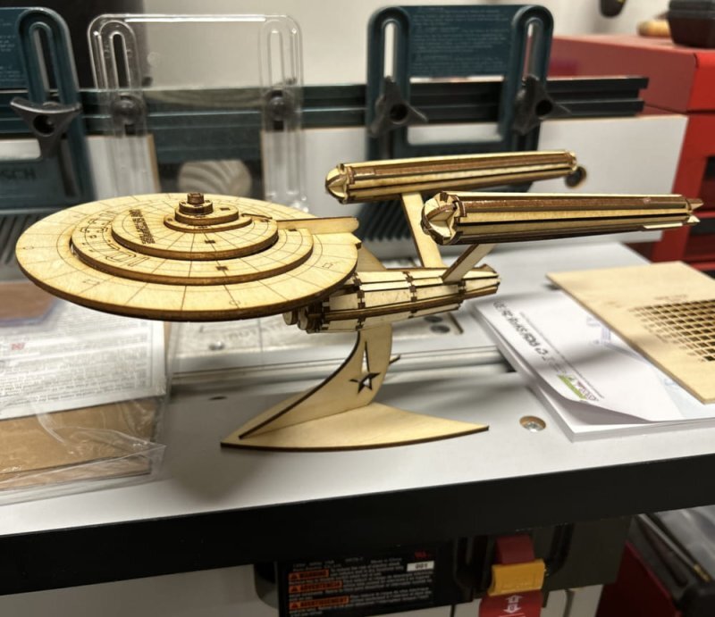 Intra απο ξύλο plywood 3mm-4mm πάχος - USS Enterprise 3D μοντέλο Δίασταση 30x30 cm Intraeaxys-eo058n01