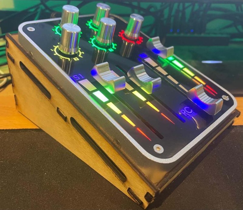 Intra απο ξύλο plywood 3mm-4mm πάχος - Βάση PCPanel Pro Δίασταση 30x30 cm Intraeaxys-qom65841