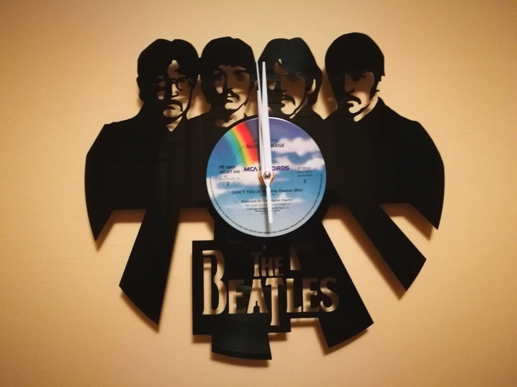 Intra απο ξύλο plywood 3mm-4mm πάχος - Ρολόι Orologio Vinile LP Beatles Δίασταση 30x30 cm Intraeaxys-lopq867w