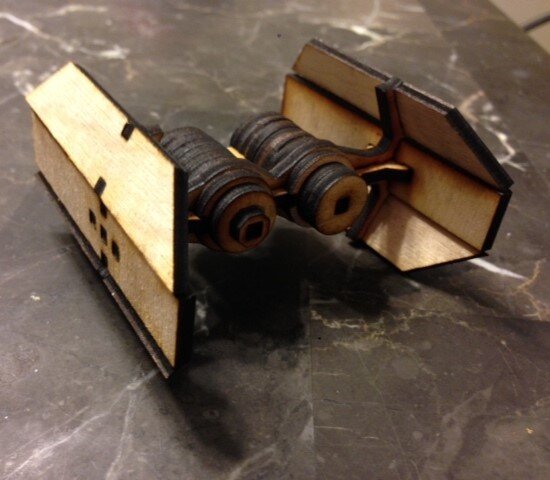 Intra απο ξύλο plywood 3mm-4mm πάχος - Tie Bomber Δίασταση 30x30 cm Intraeaxys-075yg98o