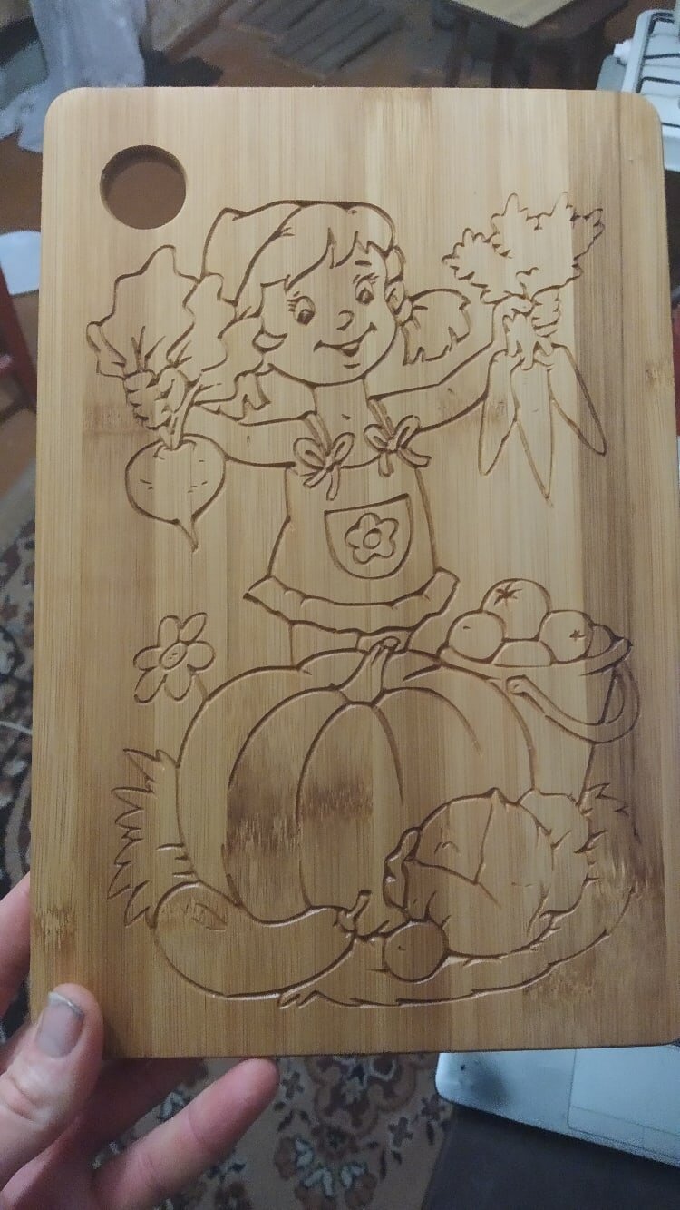 Intra απο ξύλο plywood 3mm-4mm πάχος - CNC Router Food Cutting Board Girl Design Girl With Vegetables Δίασταση 30x30 cm Intraeaxys-r1z28421
