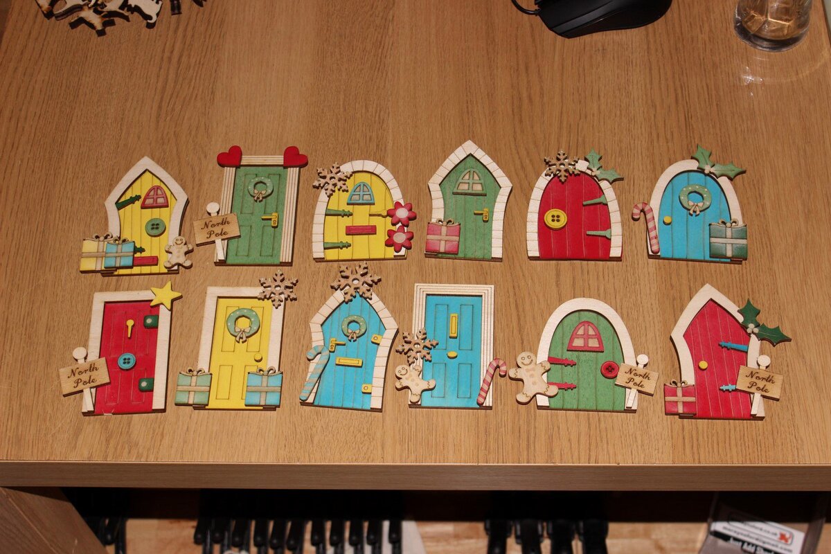 Σετ των 2 Intra απο ξύλο plywood 3mm-4mm πάχος - Χριστουγεννιάτικα Διακοσμητικά Πόρτας Στολίδια Πόρτας Δίασταση 10x10 cm Intraeaxys-6o3y3zk7