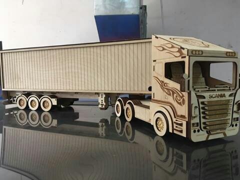 Intra απο ξύλο plywood 3mm-4mm πάχος - Φορτηγό Scania R580 Δίασταση 30x30 cm Intraeaxys-m1d6wxl7