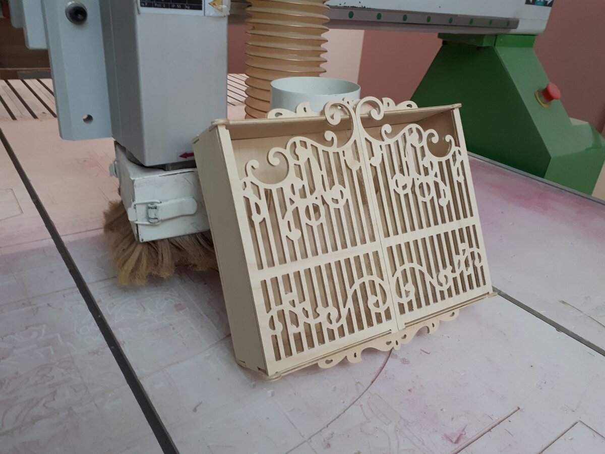 Intra απο ξύλο plywood 3mm-4mm πάχος - Κιβώτιο κλειδιών, Πρότυπο θήκης κλειδιών ράφι Δίασταση 30x30 cm Intraeaxys-yon06n27