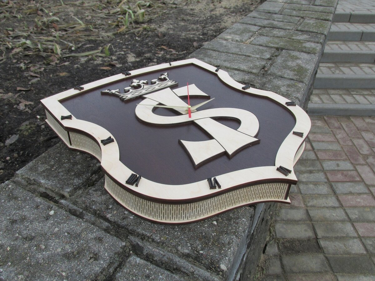 Intra απο ξύλο plywood 3mm-4mm πάχος - Ρολόι σχεδίασης εμβλήματος Δίασταση 30x30 cm Intraeaxys-eo0q3r91