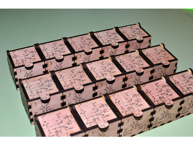 Intra απο ξύλο plywood 3mm-4mm πάχος - Κουτί Δίασταση 30x30 cm Intraeaxys-joeyj916