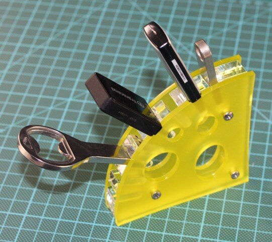 Intra απο ξύλο plywood 3mm-4mm πάχος - Θήκη USB Flash Drives Cheese Δίασταση 30x30 cm Intraeaxys-078ykkmo