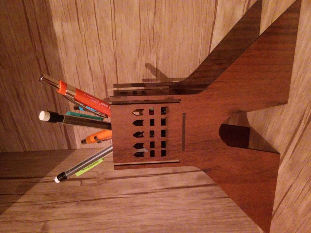 Intra απο ξύλο plywood 3mm-4mm πάχος - Πρότυπο θήκης μολυβιού Δίασταση 30x30 cm Intraeaxys-r1z2mn21