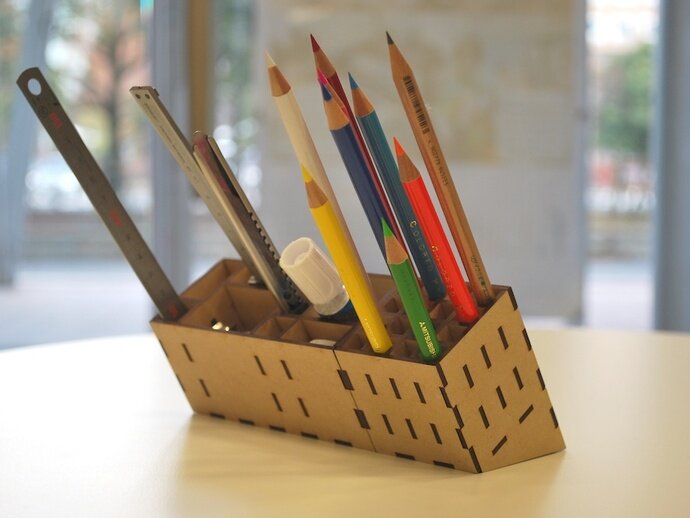 Intra απο ξύλο plywood 3mm-4mm πάχος - Αρχείο PDF Stand μολυβιού Δίασταση 30x30 cm Intraeaxys-yon0epx7